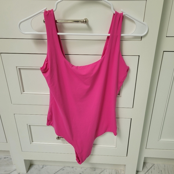 Pink seamless tank bodysuit - Picture 7 of 7